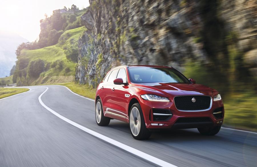  Jaguar F-Pace R-Sport 2016 года  (фото 26 из 30)